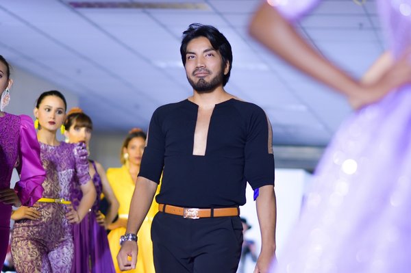 Discover Creative and Modern Brooch Styling Trends in Contemporary UK Fashion