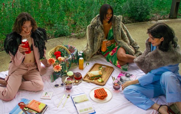 Choosing the Ultimate Waterproof Picnic Blanket: Top Materials for Surviving British Weather